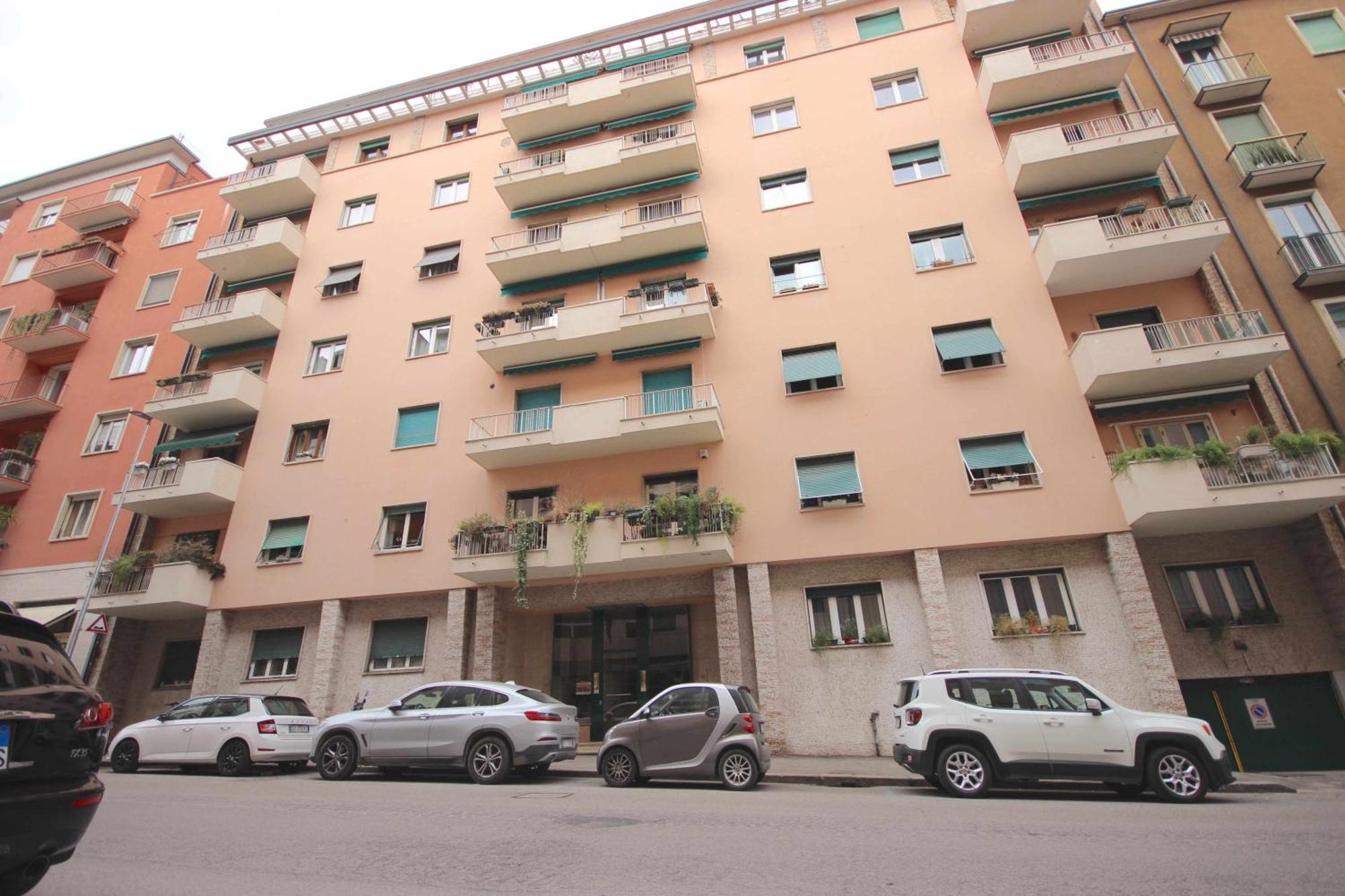 Vr Vg12 Apartment